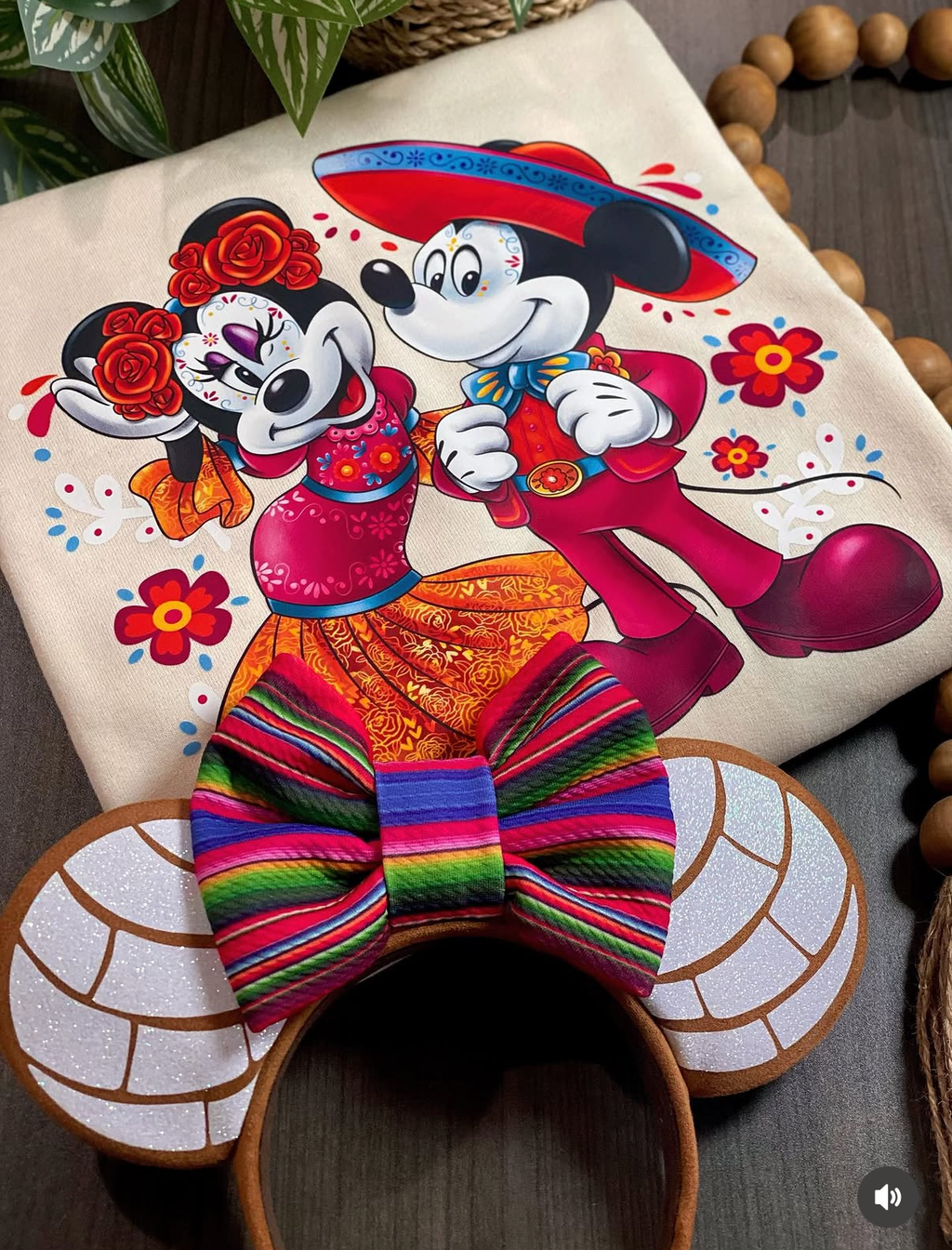 Dia de los Muertos Mouse Cream Sweatshirt