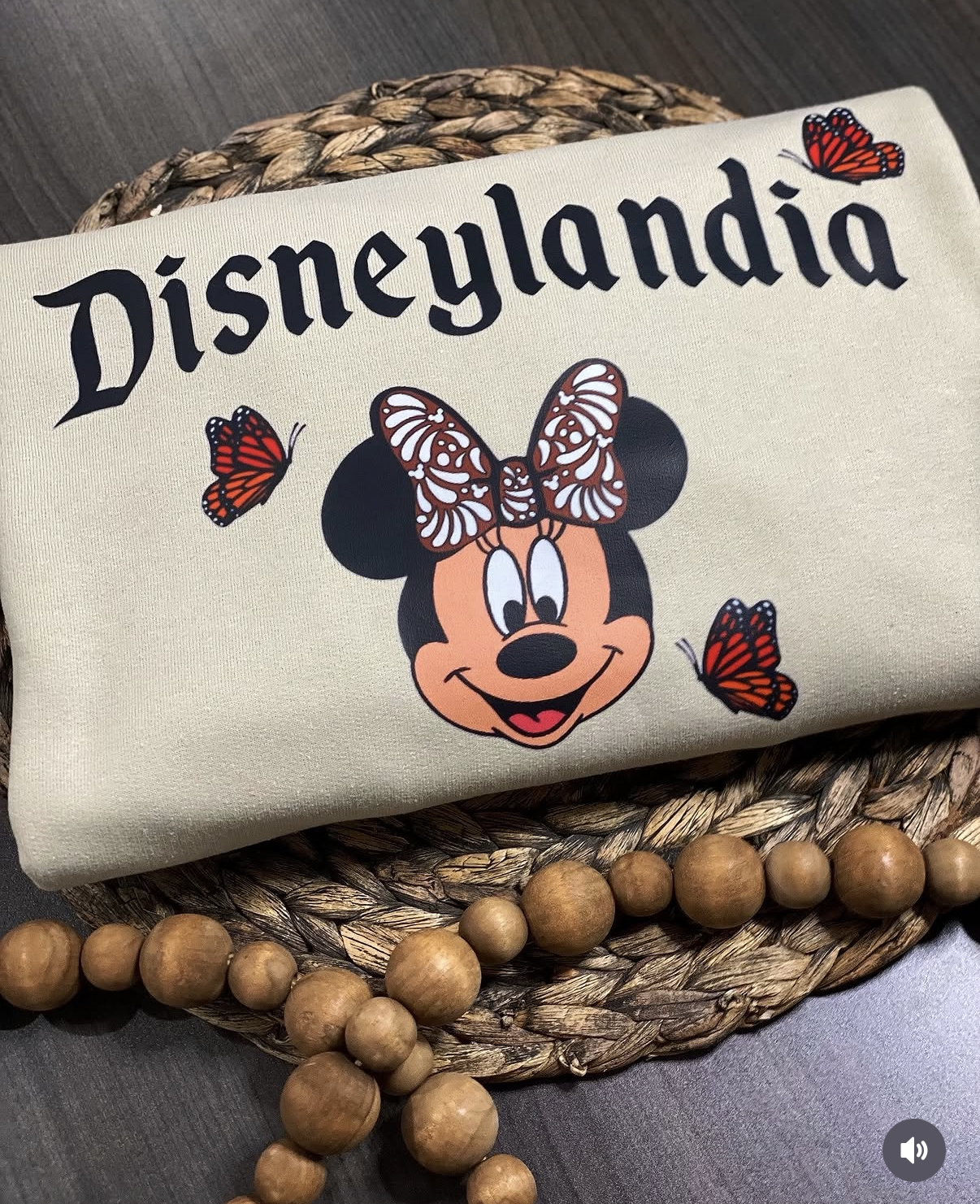Talavera Disneylandia Mouse Sand Sweatshirt